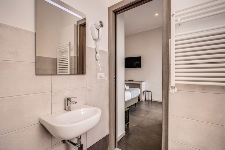 Bathroom 5, Floor 6 Boutique Rooms by DOT Suites, Roma