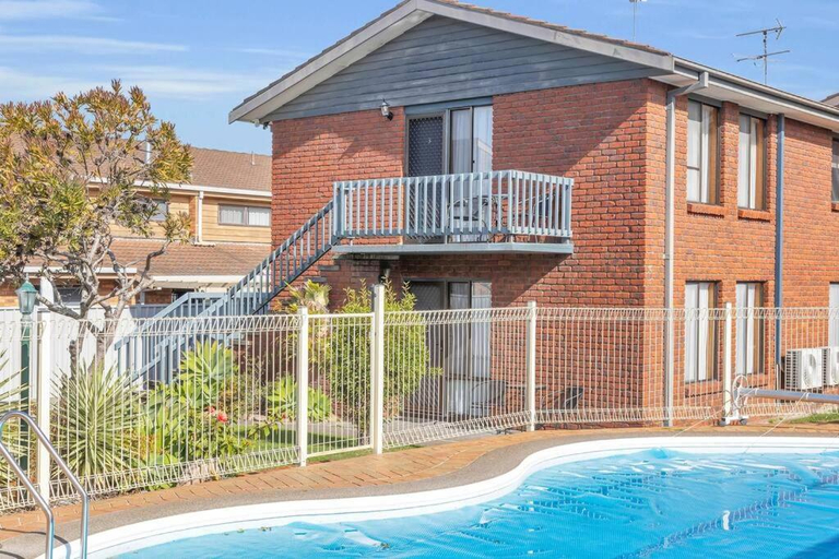 Exterior view 3, Harbour Lights - townside with a pool, Bega Valley