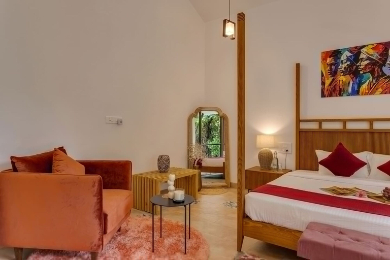 Room 5, Casa Maxima - 4BR w Private Pool 1km to the Beach, North Goa