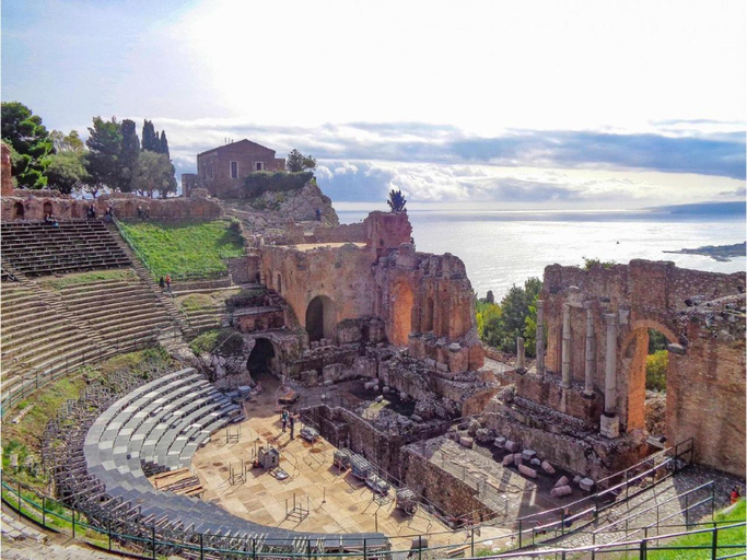 3, Villa in Sicily near Taormina Beaches, Messina
