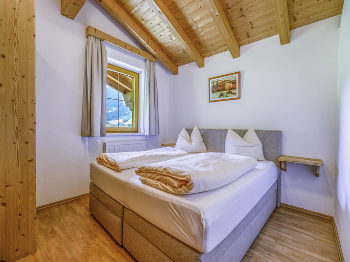 Bedroom 2, Family Apartment in Neustift with Sauna and Garden, Innsbruck Land