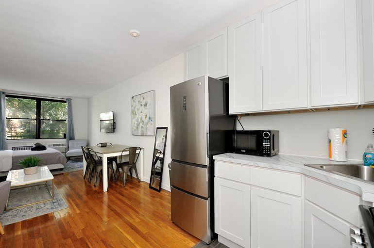Room 4, Charming UES Studio Walk to Subway Central Park, New York