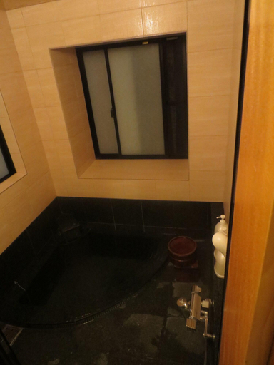 Bathroom 4, K's House Ito Onsen - Historical Ryokan Hostel, Itō