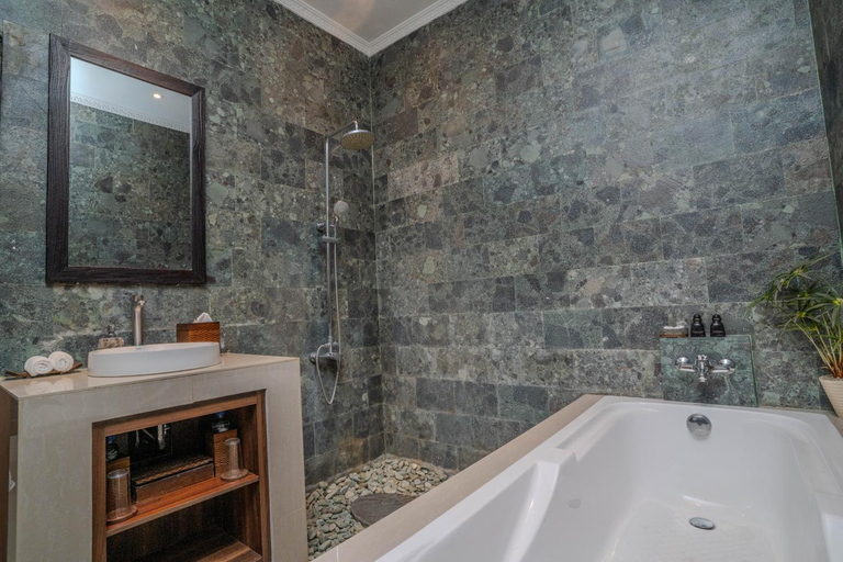 Bathroom 2, Kayana House Ubud, Gianyar