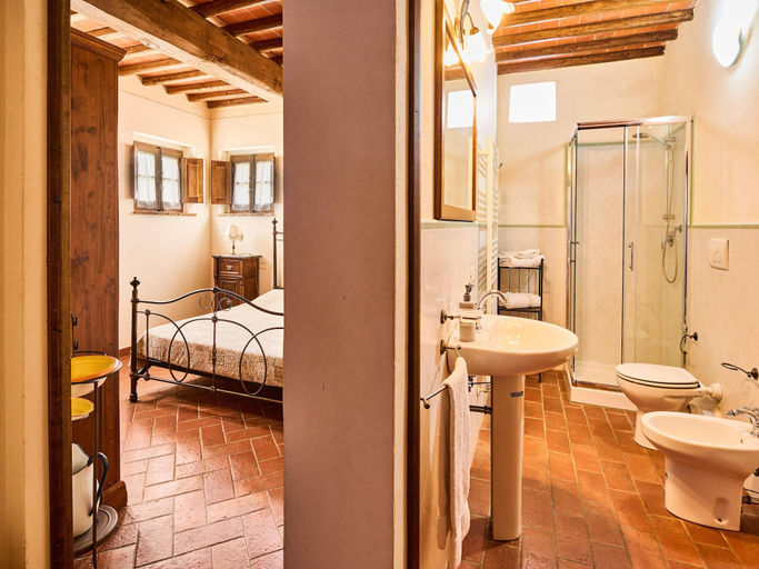 Bathroom 3, Serene Chianti Retreat, Arezzo