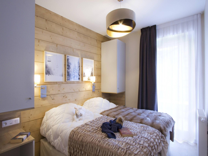 Bedroom 2, Apartment in Eclose with Mountain Views, Isère