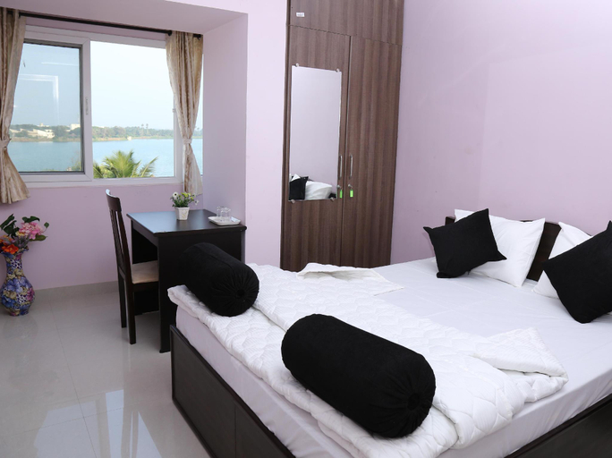 Bedroom 2, Crystal Lake Suites, Coimbatore