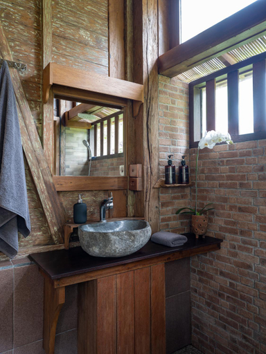 Bathroom 2, Niente Bali, Tabanan