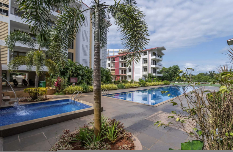 Room 4, Luxe 1bhk w Pool Sauna 1km to the Beach, North Goa