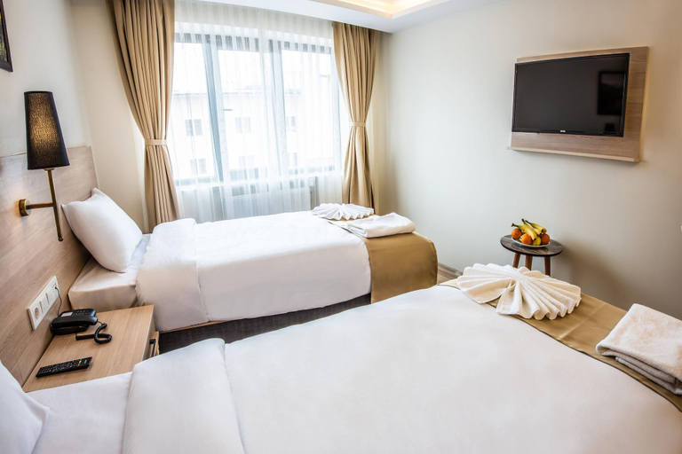 Bedroom 4, Royal Bosphorus Hotel, Fatih