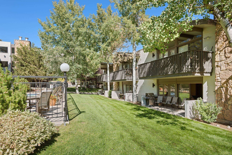 Exterior & Views 2, Lichenhearth 17, Pitkin