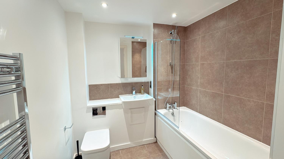 Bathroom 2, Shoreditch Britannia Apartments, London