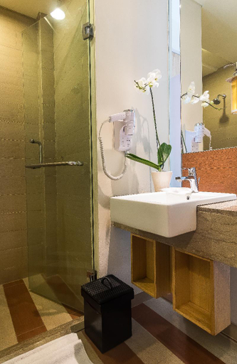 Bathroom 17