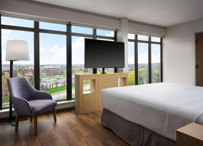 Bedroom 3, Forester Hotel, Lake