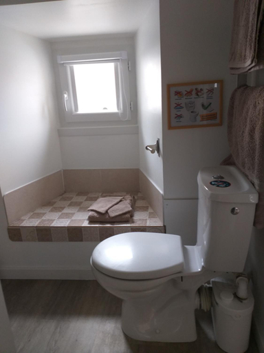 Bathroom 3, MANOIR ST YVES -Gite, Morbihan