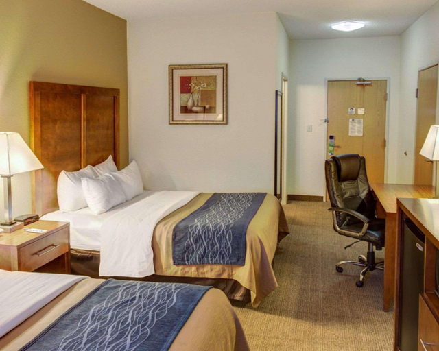 Bedroom 3, Comfort Inn & Suites North Greenfield, Hancock