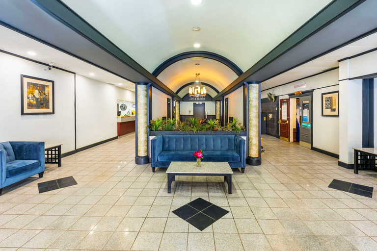 Public Area 2, Comfort Inn & Suites Downtown Edmonton, Division No. 11