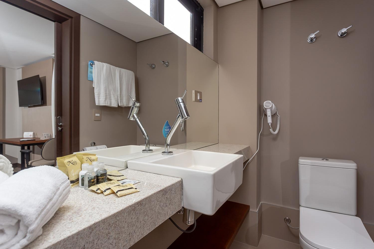 Bathroom 5, Hotel Roochelle Convention by Nobile, Curitiba