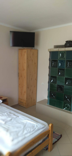 Bedroom 2, KOOS VENDEGHAZ, Ózdi