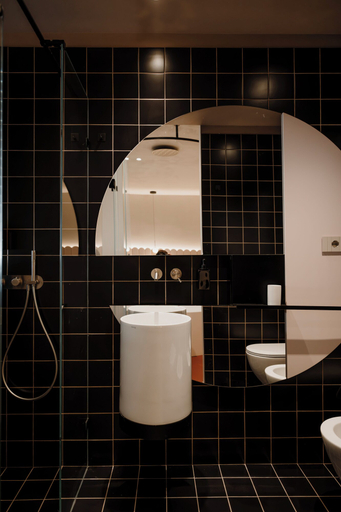 Bathroom 5, deB&SPA, Bari