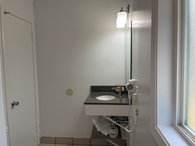 Bathroom 4, Lark Motel, Mendocino