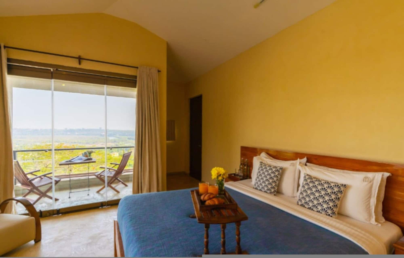 Room 3, Cliffhouse by Hireavilla -5br w Pvt Pool in Saipem, North Goa