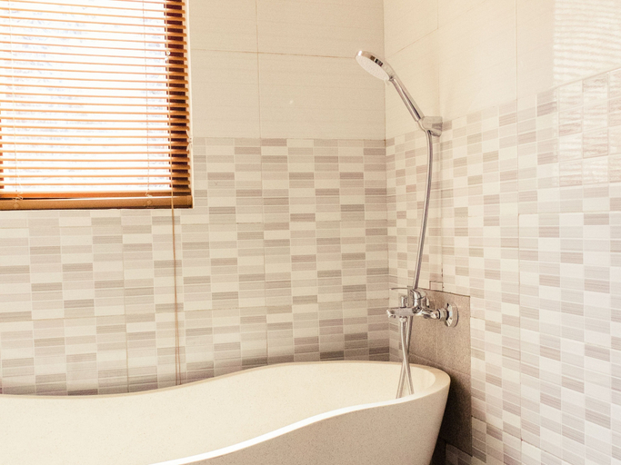 Bathroom 8