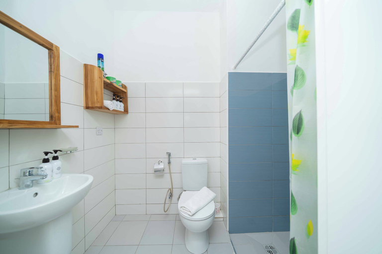 Bathroom 3, Fumba Town Private Residences, Magharibi