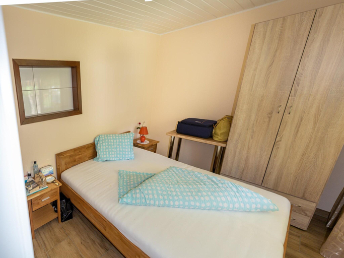 Bedroom 2, Bungalow by Lake Ossiach with Mountain Views, Feldkirchen