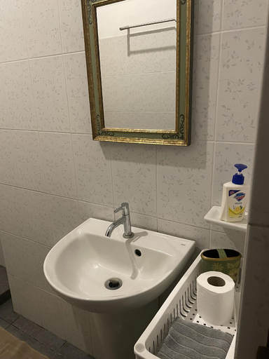 Bathroom 3, 47 Long Beach, Parañaque