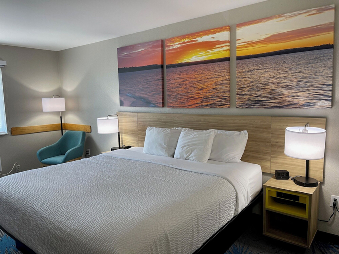 Bedroom 3, Days Inn by Wyndham Imlay City, Lapeer