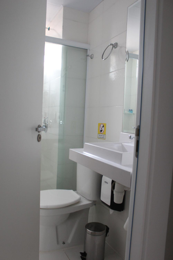Bathroom 4, AJ Hotel Chapeco - Facil Acesso Patio Shopping e Rotula da Bandeira, Chapecó