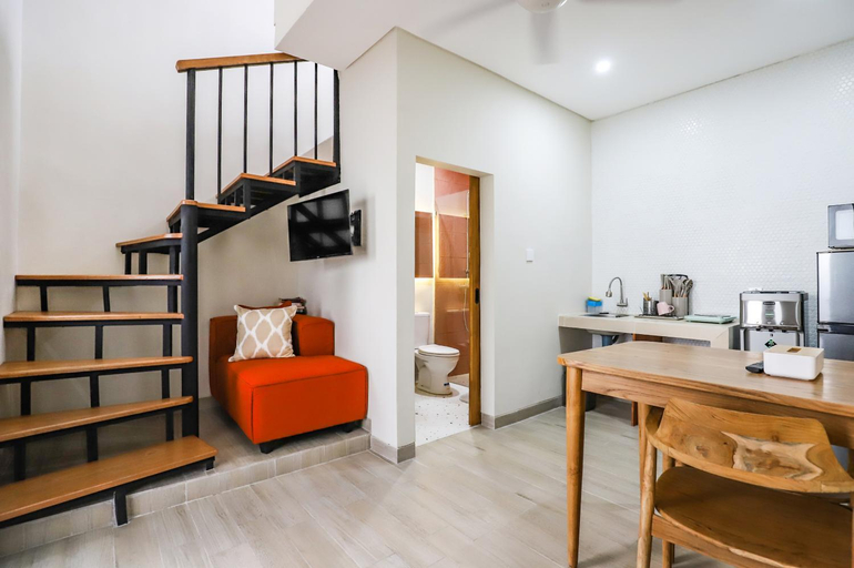 Others 3, Linjong Loft B - 2 floors with Kitchen & 1 km Echo Beach, Badung