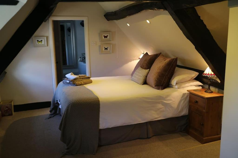 Bedroom 2, Lyne House Ideal for a celebration or reunion, Oxfordshire