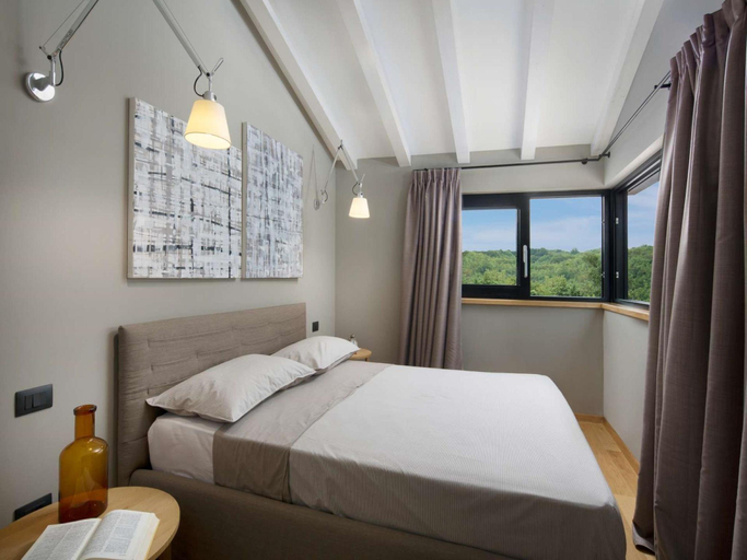 Bedroom 2, Villa with Pool in Labin, Labin