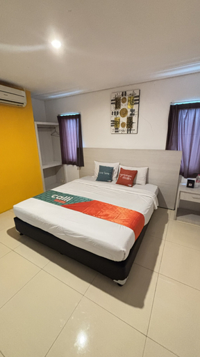 LG Hotel - Tap to explore photos