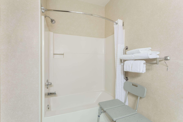 Bathroom 3, Baymont by Wyndham Billings, Yellowstone