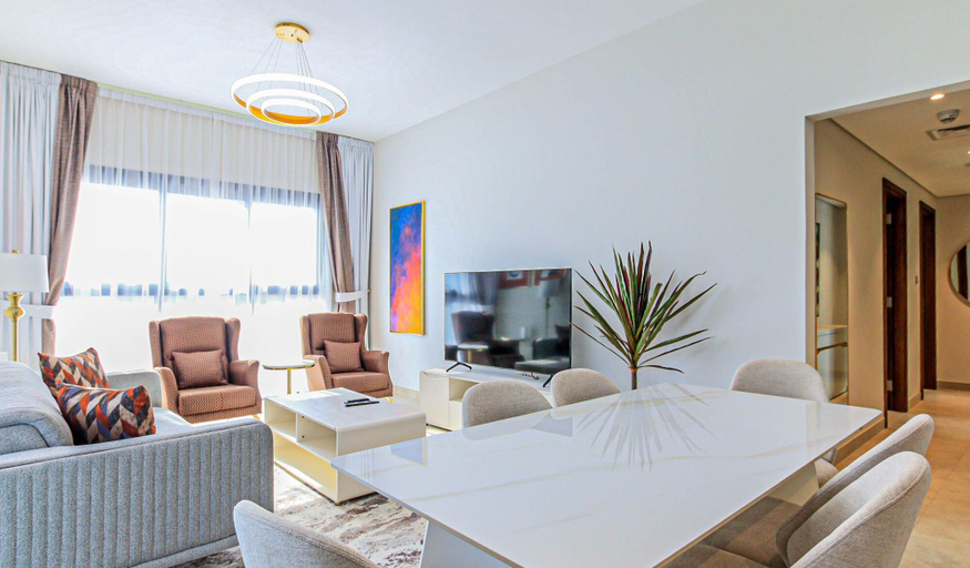 Others 4, Bright Spacious 2BR with Maids, Dubai
