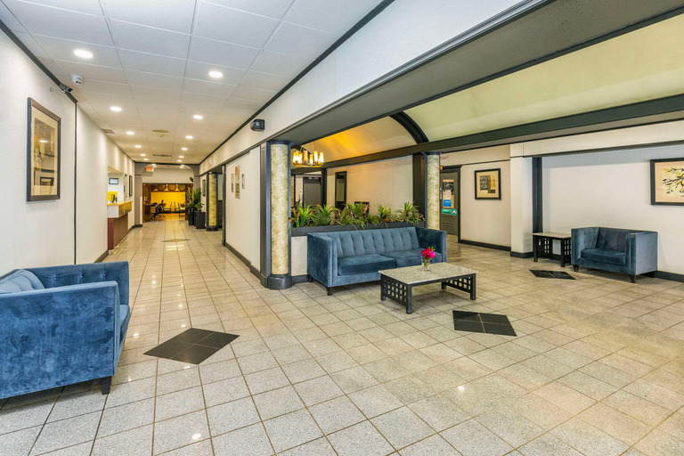 Public Area 2, Comfort Inn & Suites Downtown Edmonton, Division No. 11