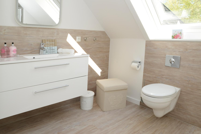 Bathroom 4, Hochzeitszimmer der Alten Schule, Nienburg (Weser)