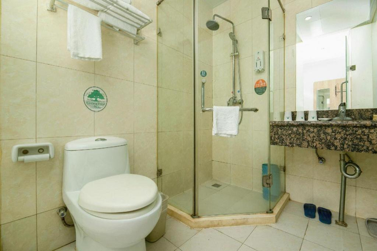 Bathroom 5, GreenTree Inn Beijing Chaoyang District Shilihe Subway Station Express Hotel, Beijing