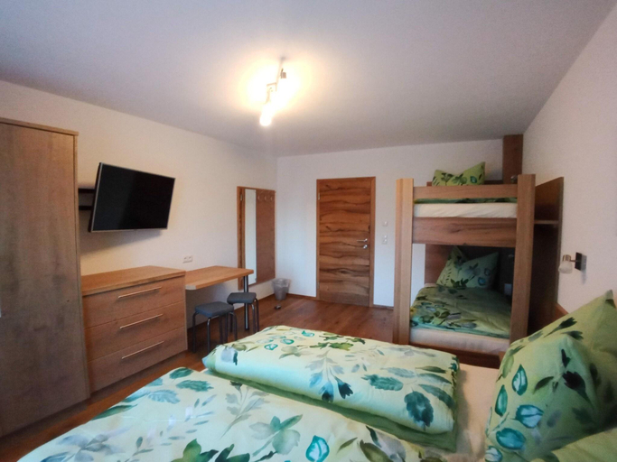Bedroom 2, Beautiful holiday flat in Krimml near waterfalls, Zell am See
