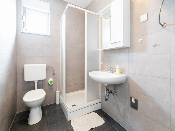 Bathroom 3, Apartment on Pag Island near Seabeach, Novalja