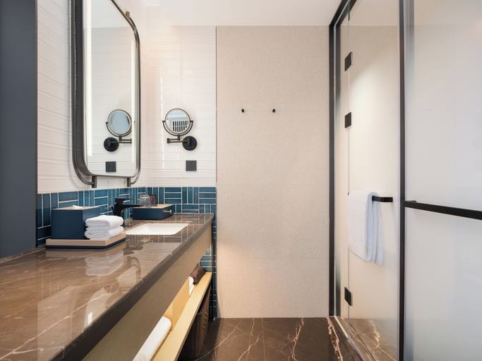 Bathroom 5, Four Points by Sheraton Chengdu, Chunxi Road, Chengdu