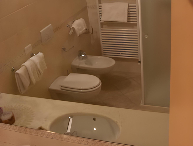Bathroom 4, Hotel Rosa Alpina, Trento
