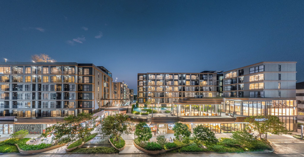 Exterior & Views