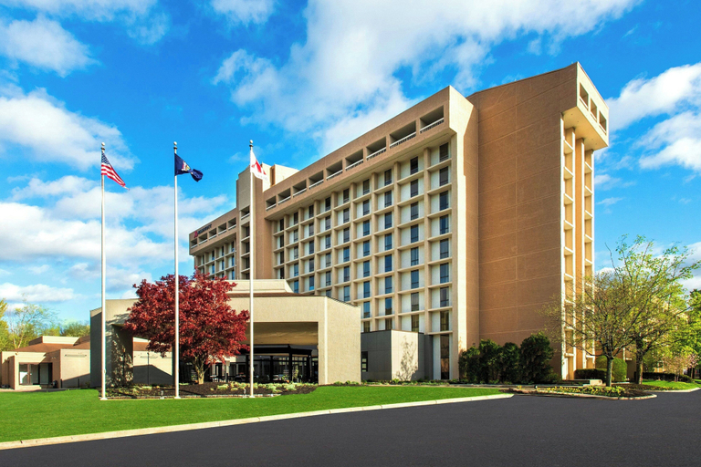 Exterior & Views 2, Westchester Marriott, Westchester