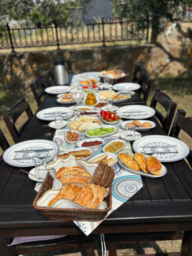 Food & Drinks 2, NEVALINN, Bozcaada