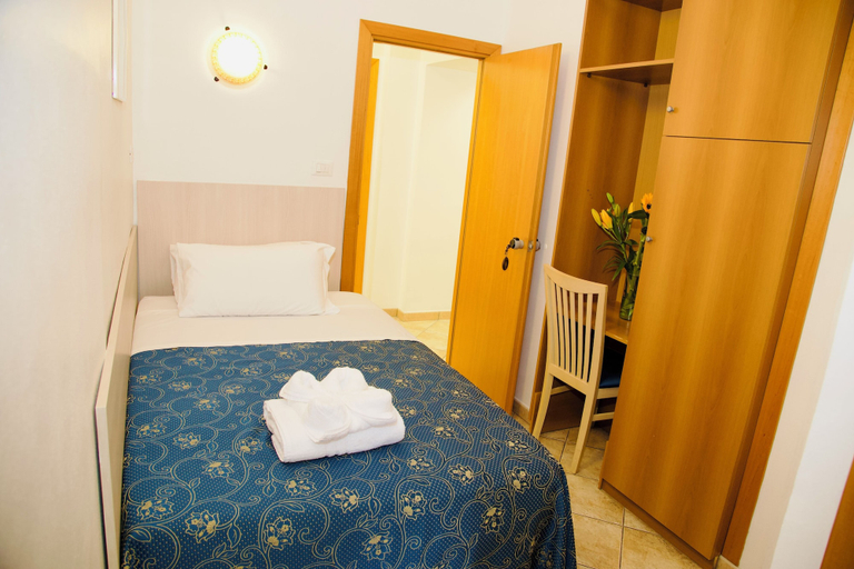 Bedroom 4, HOTEL MARECHIARO, Rome