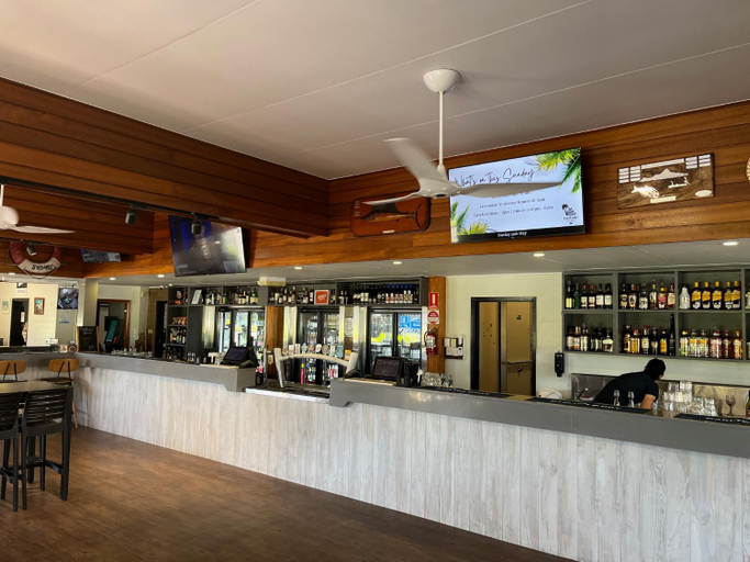 Food & Drinks 3, Lucinda Village, Hinchinbrook